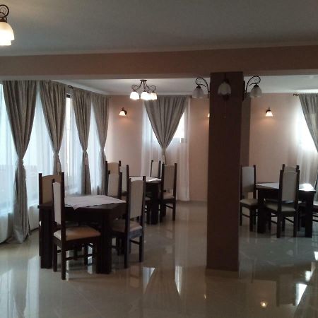 Hotel Wellion Covasna Exterior foto