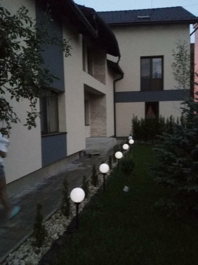 Hotel Wellion Covasna Exterior foto